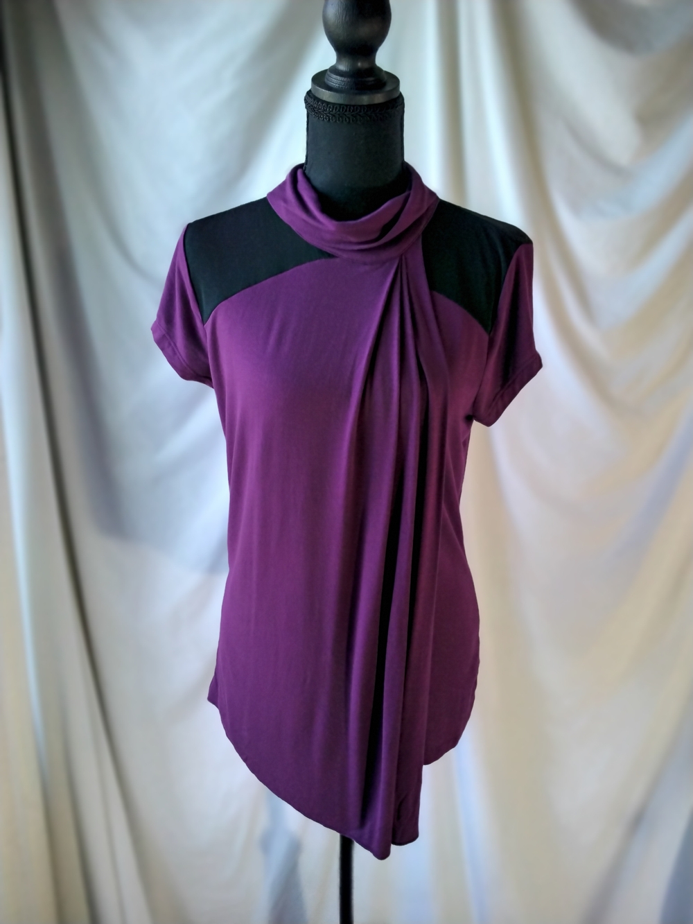 Cable & Gauge Purple Short Sleeve Draped Neck Top with Black Shoulder Panels